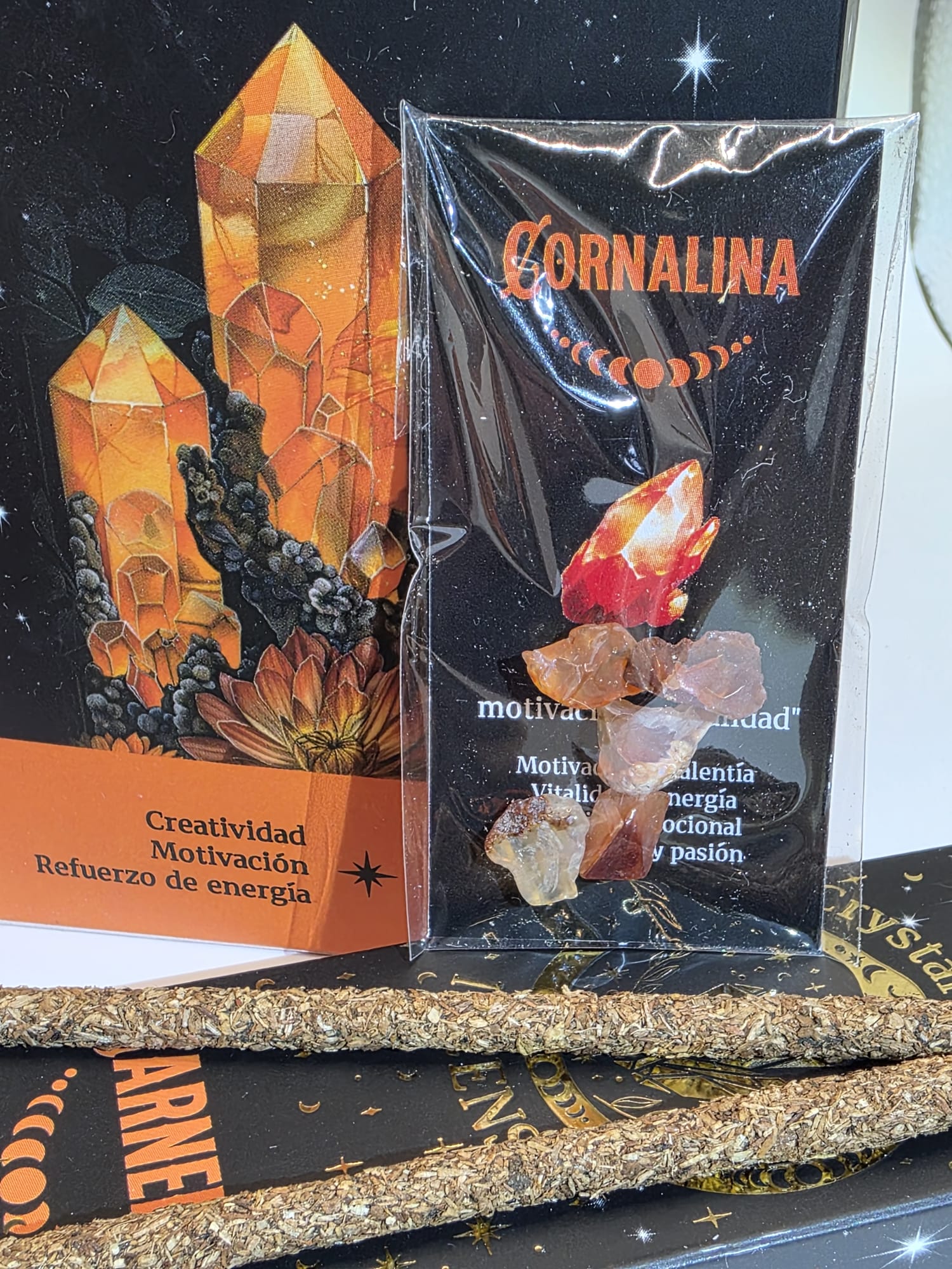 Carnelian information card explaining properties of the crystal – creativity, courage, vitality, empowerment
