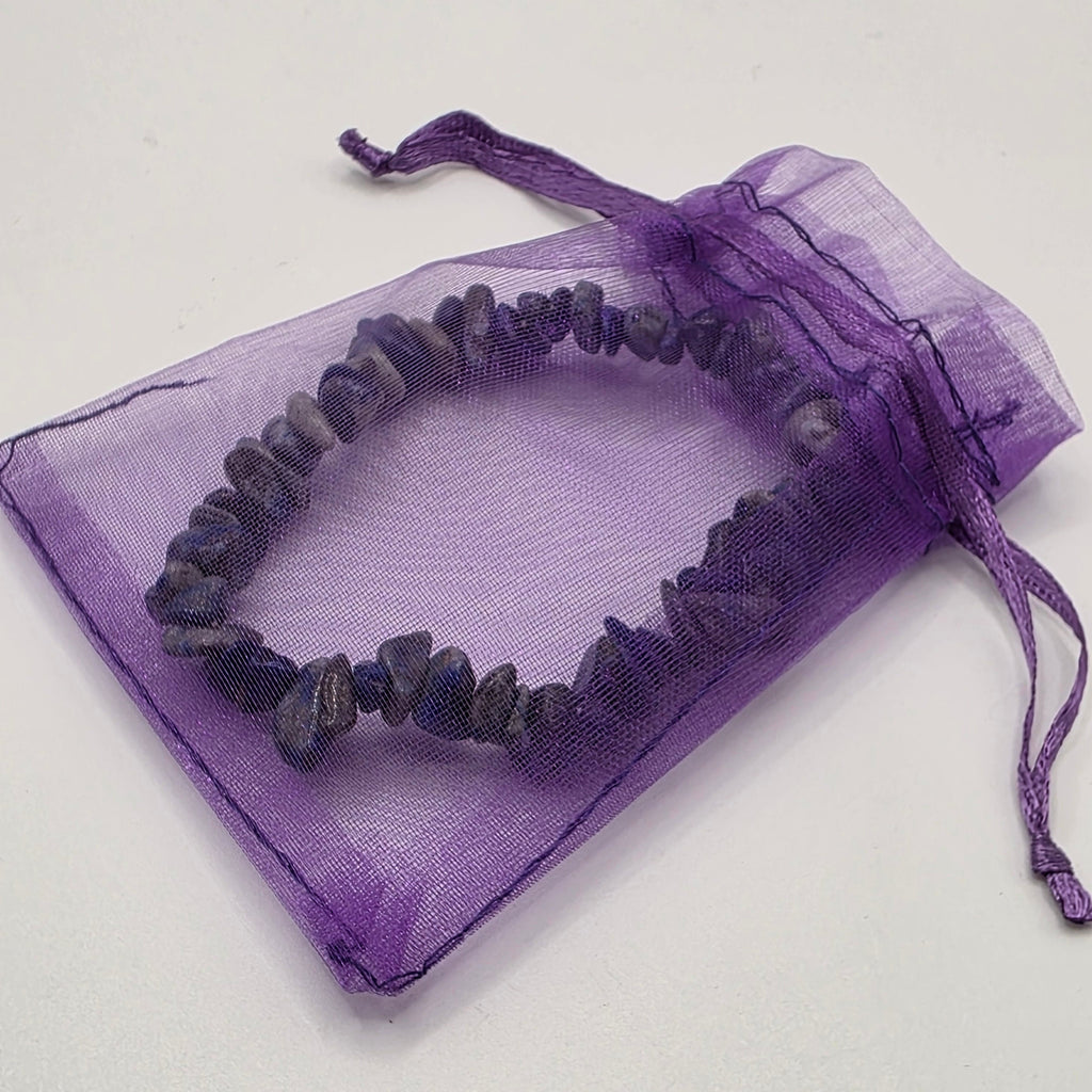 Lapis lazuli chip bracelet in organza gift bag – ready for gifting or personal use
