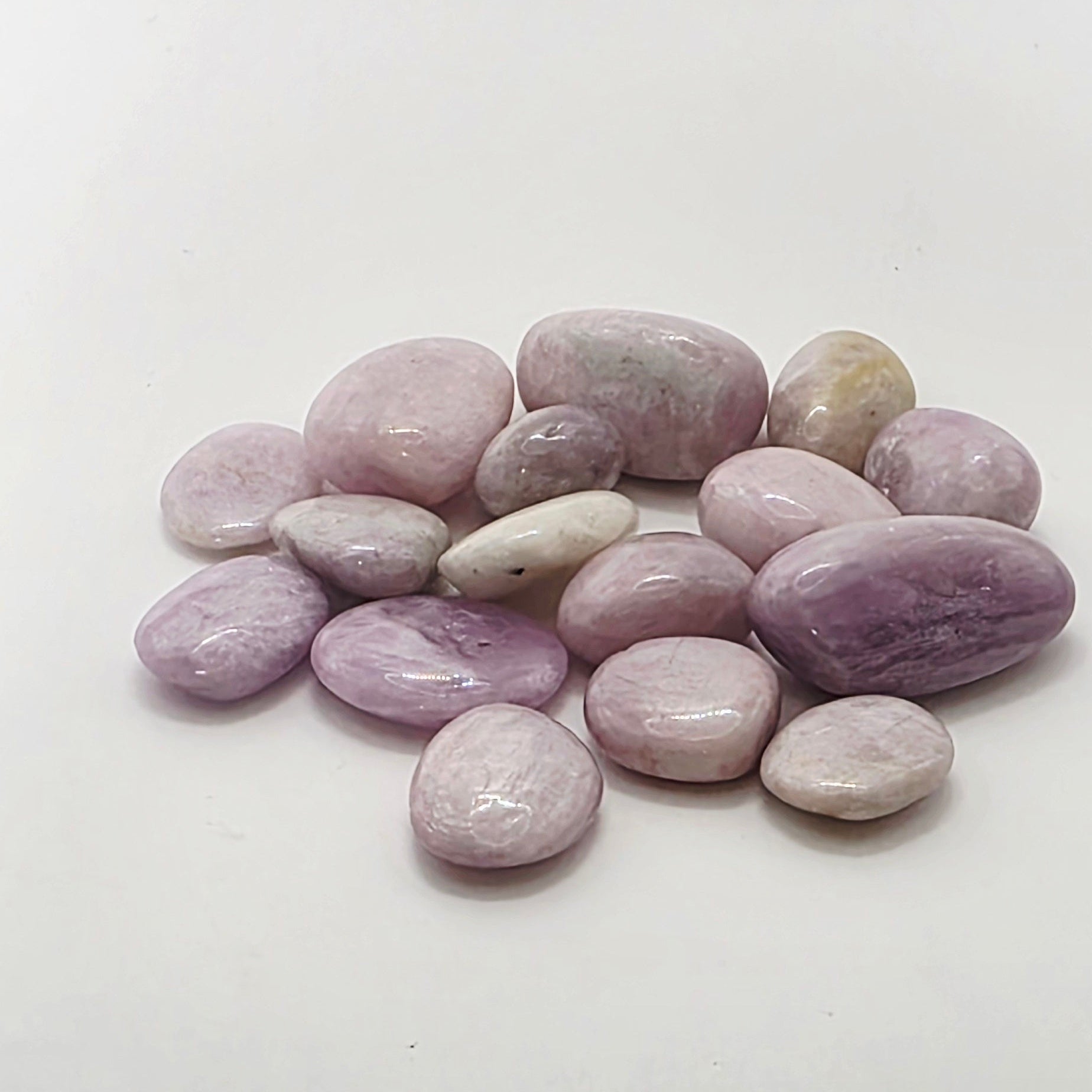 Kunzite Tumblestones – Emotional Healing & Unconditional Love