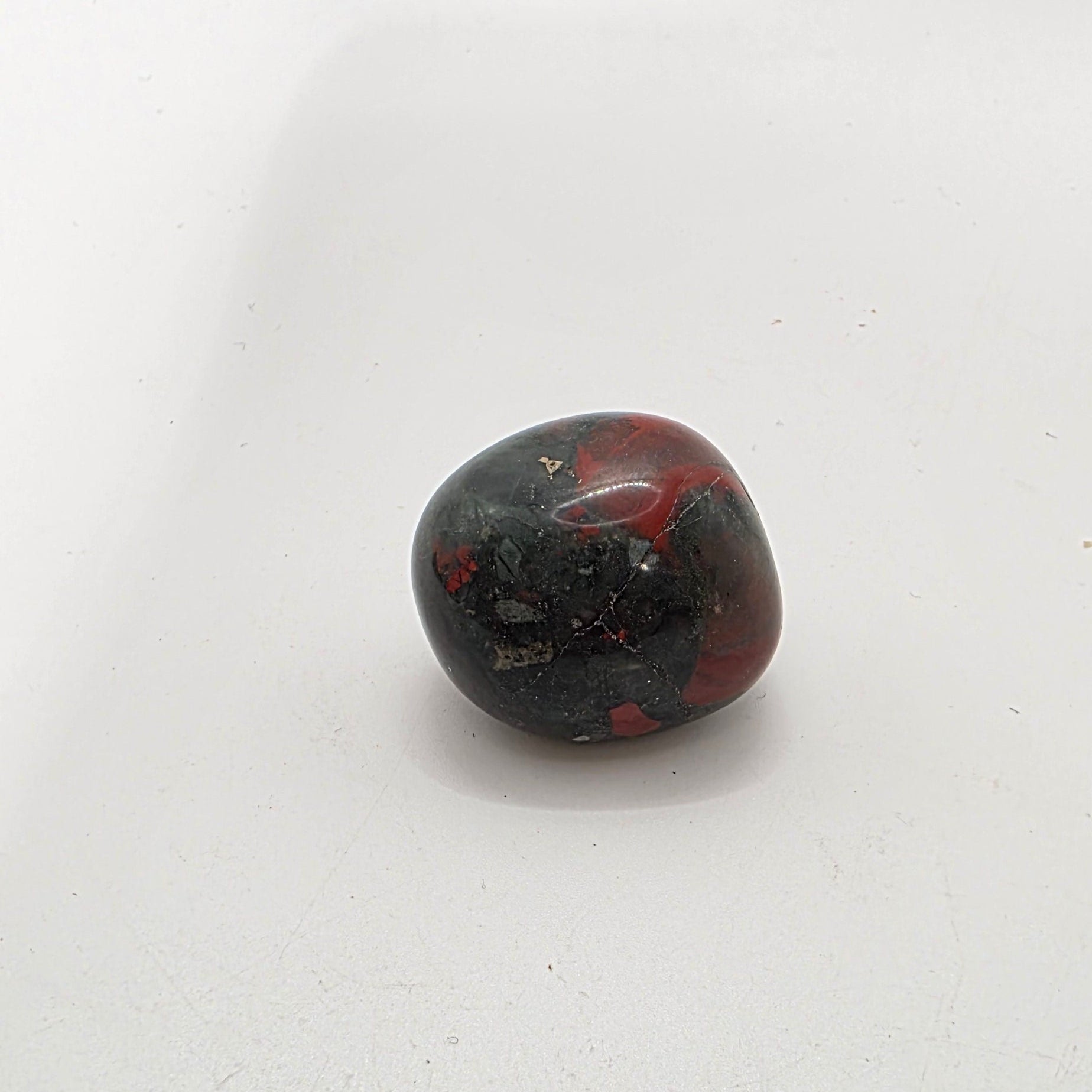 Bloodstone Tumblestones – Courage, Vitality & Purification