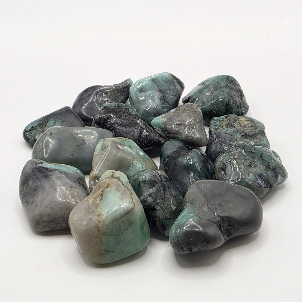 Natural Emerald Tumbled Crystal – Brazilian Emerald – 10g