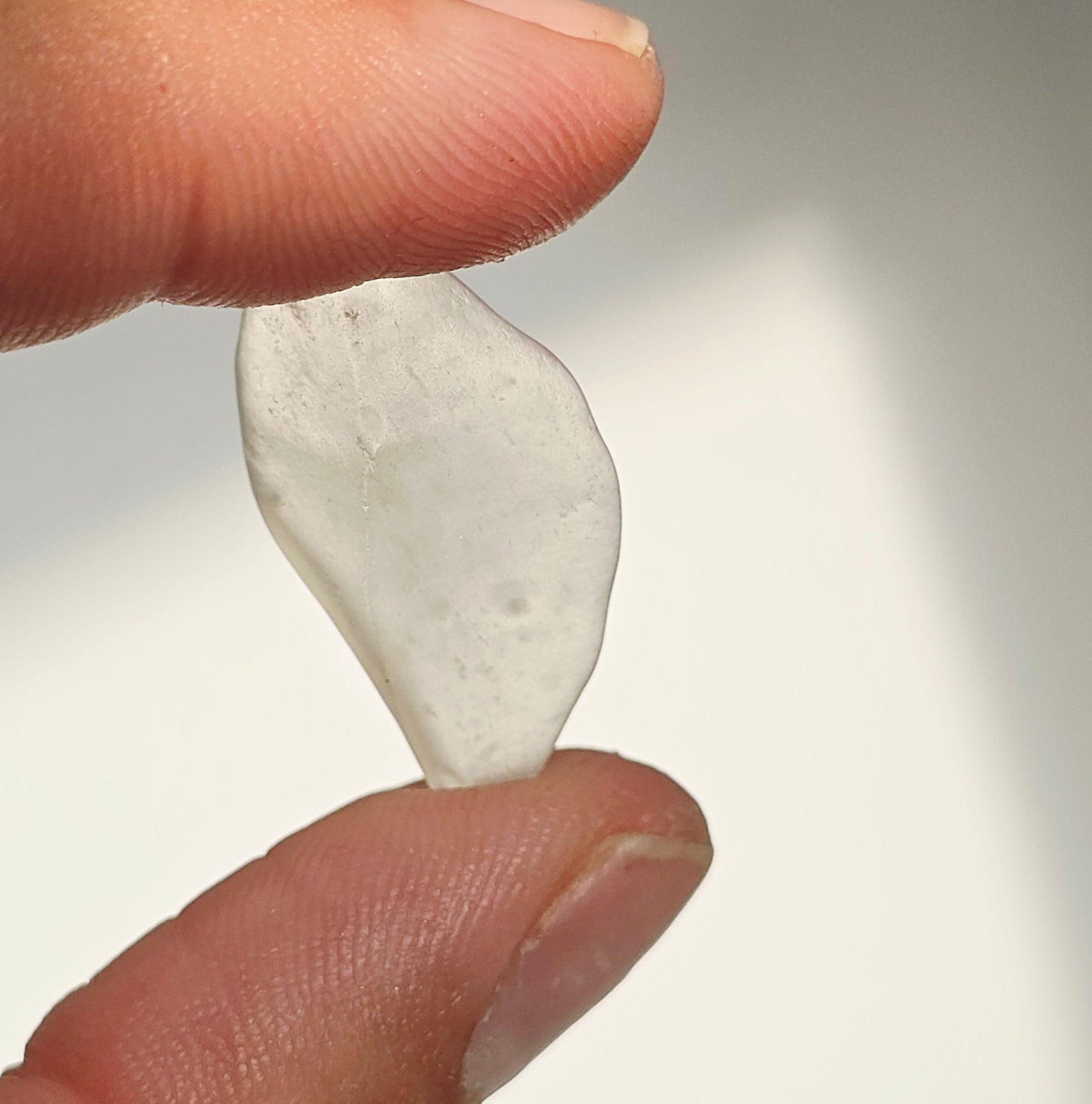 Libyan Desert Glass – Golden Tektite & Solar Energy (01)