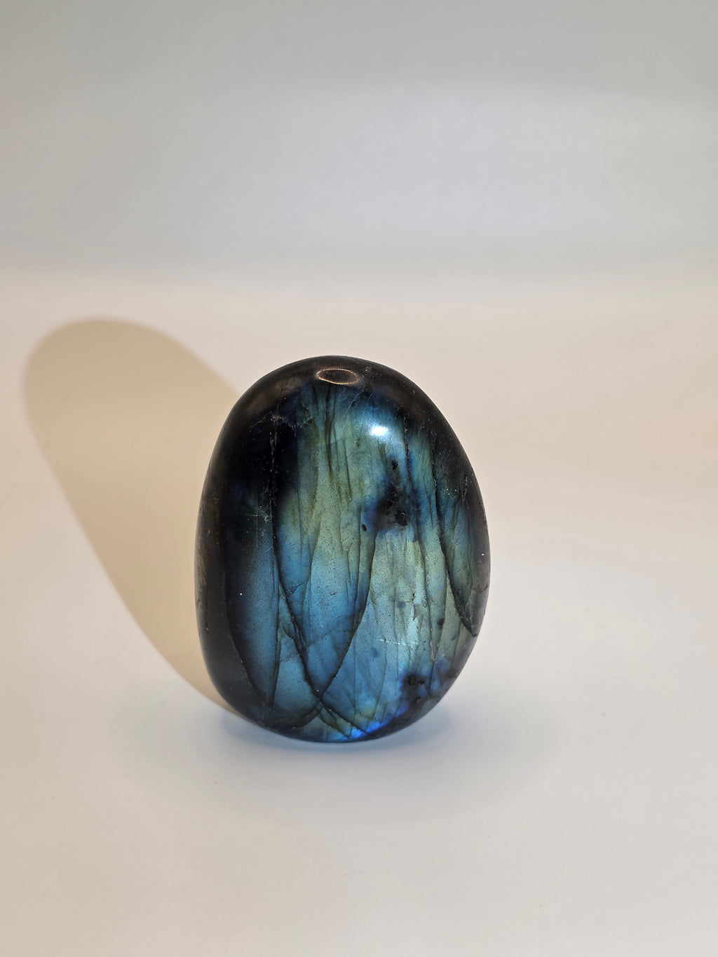 Mini Labradorite Freeform – 5-6cm – Very Strong Flash – Hand-Carved in Madagascar