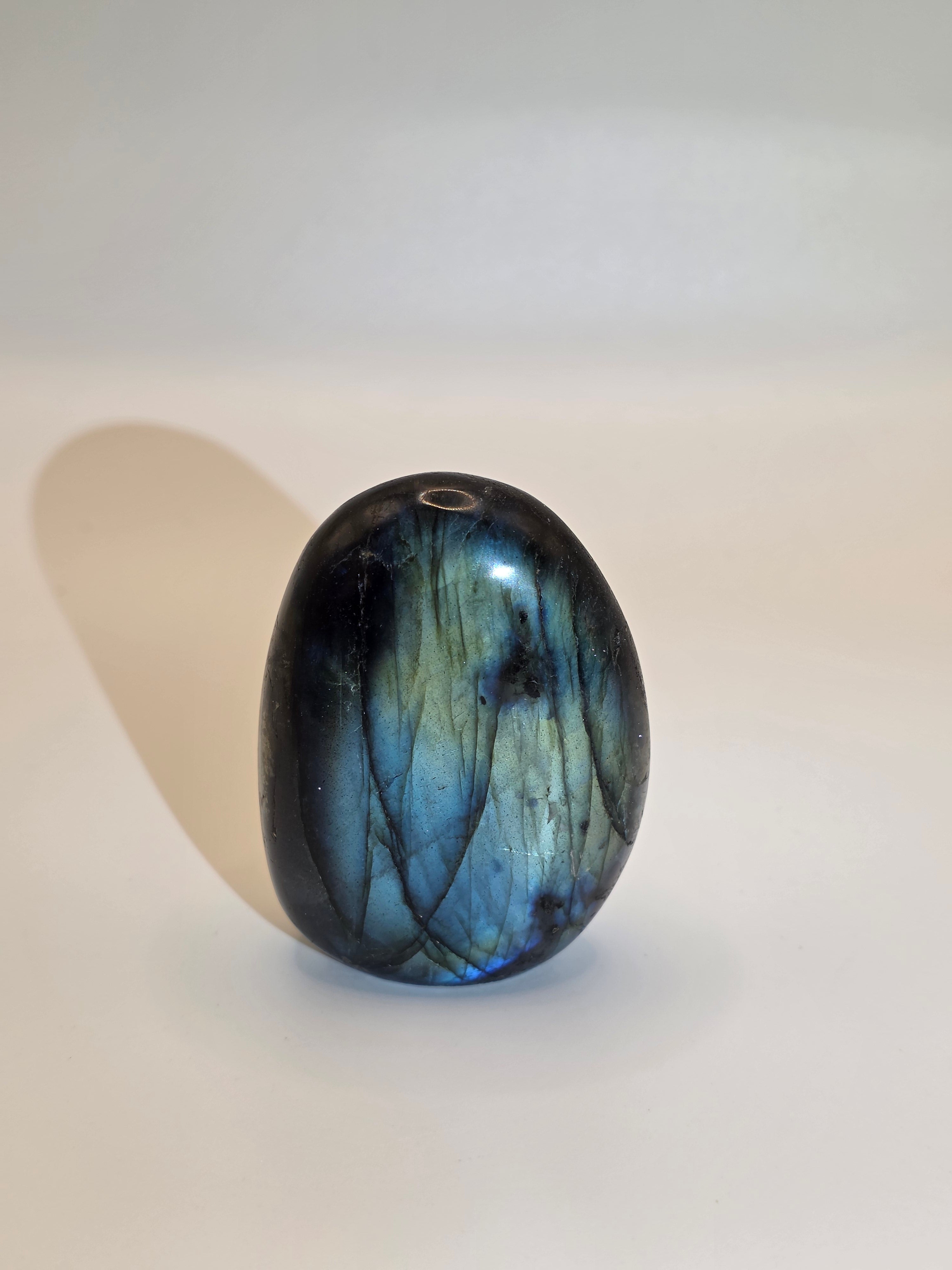 Mini Labradorite Freeform – 5-6cm – Very Strong Flash – Hand-Carved in Madagascar