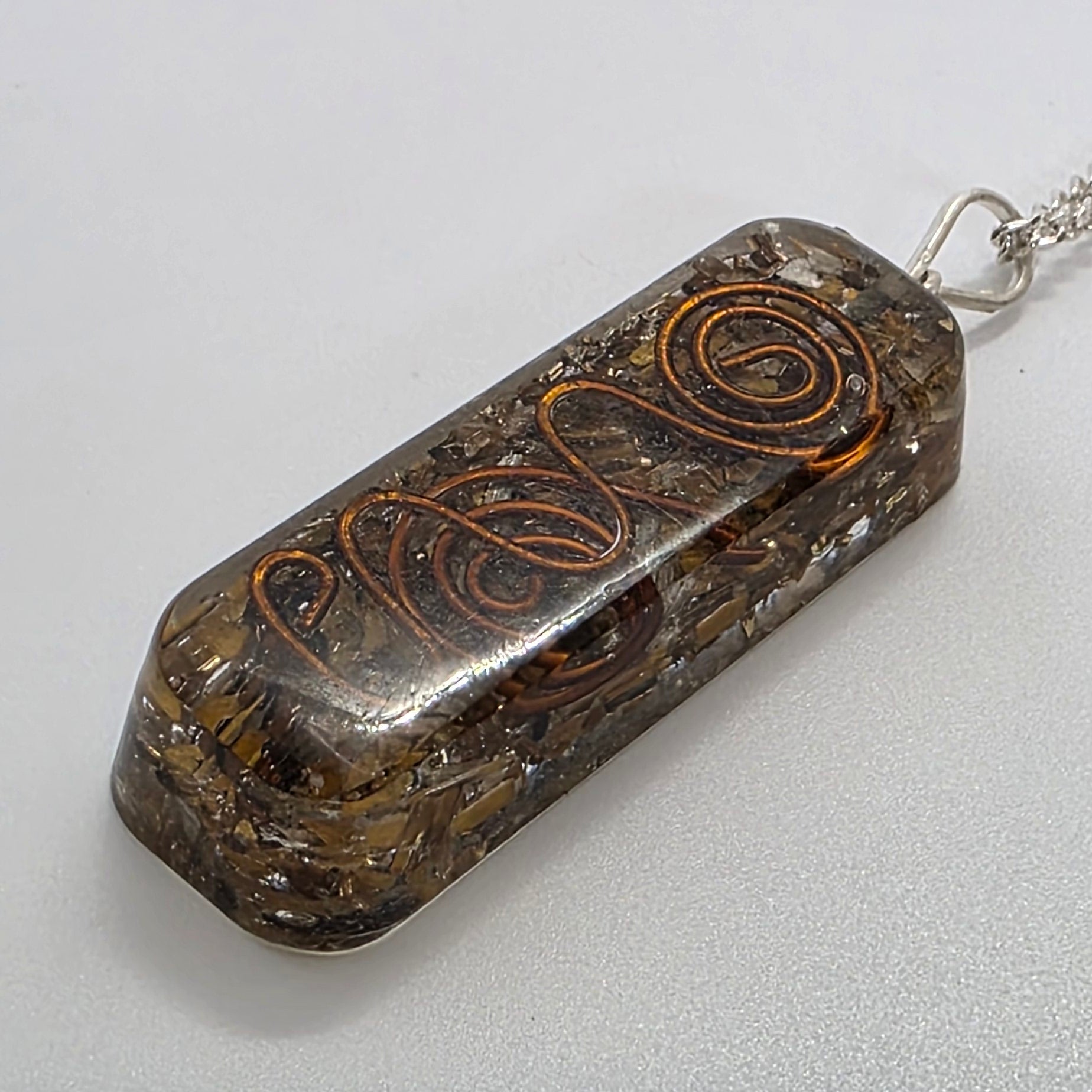 Orgonite Reiki Pendant – 3.5cm – Energy Balancing & Spiritual Growth
