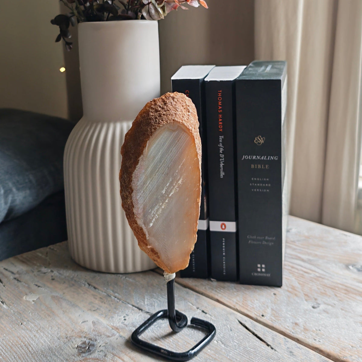 Beige, White & Grey Agate Slice on Stand – 19.5cm