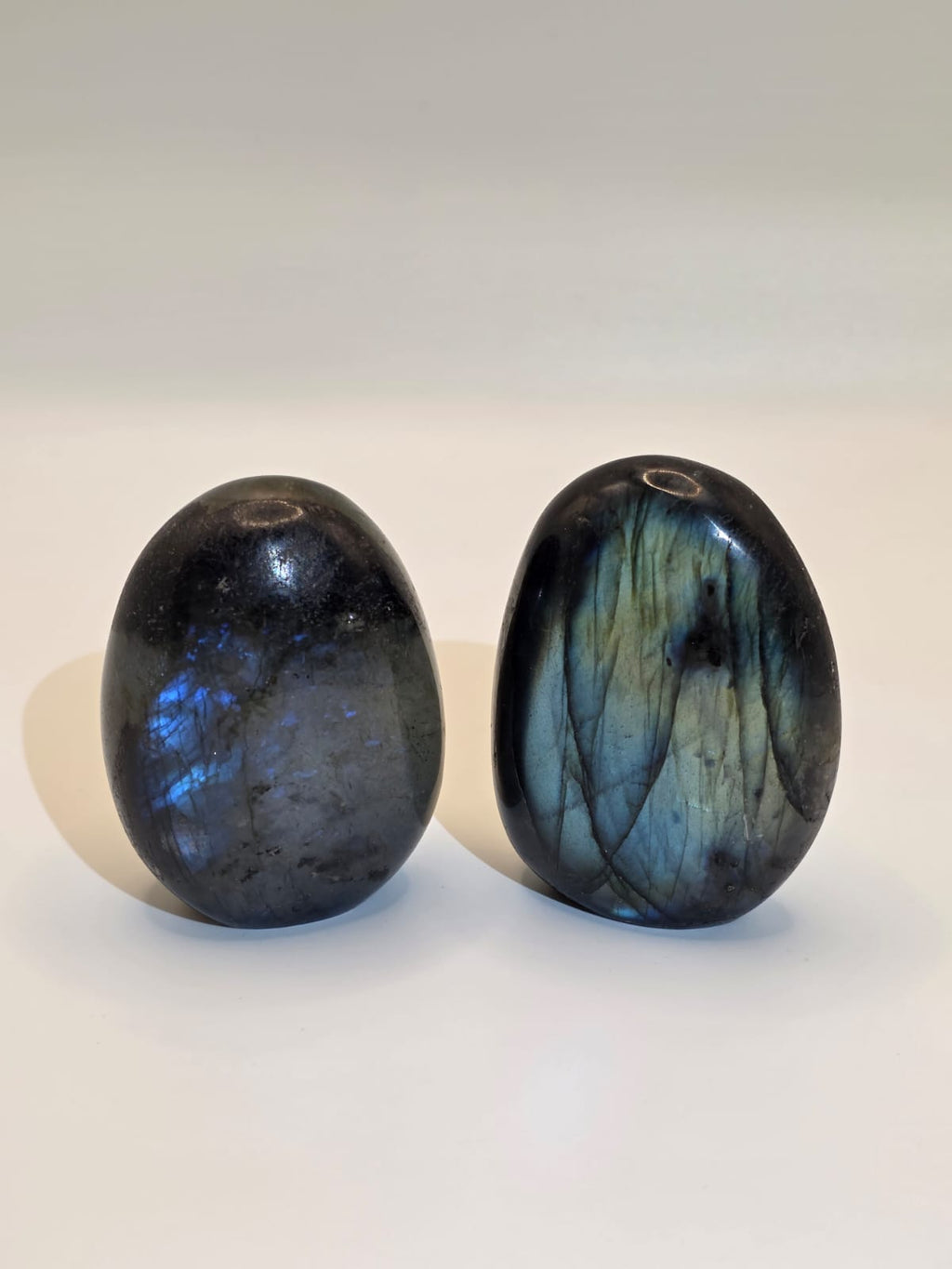 Mini Labradorite Freeform – 5-6cm – Very Strong Flash – Hand-Carved in Madagascar