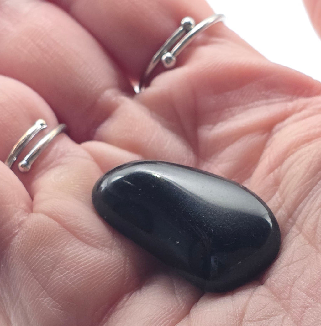 Black Obsidian Tumbled Stone – 2-3cm – Protection & Grounding