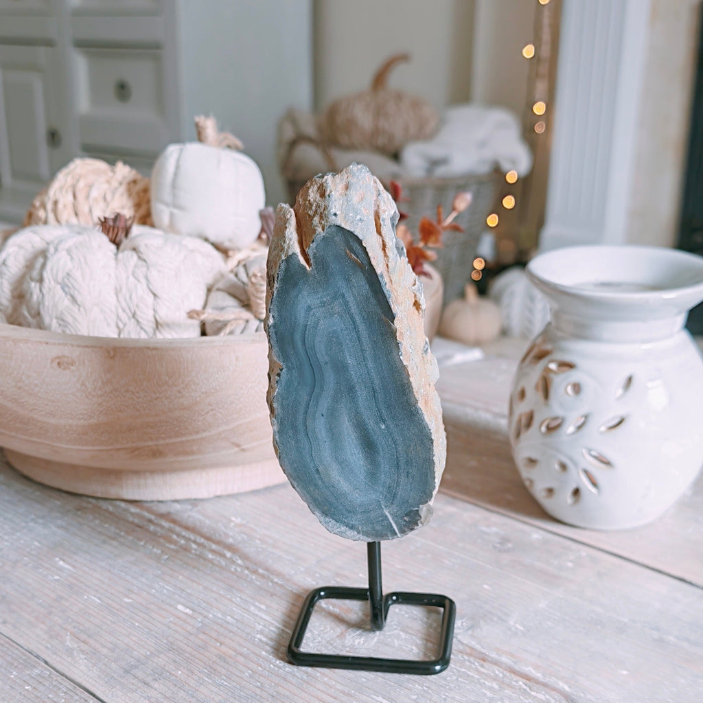 Purple Agate Slice on Stand – 17cm