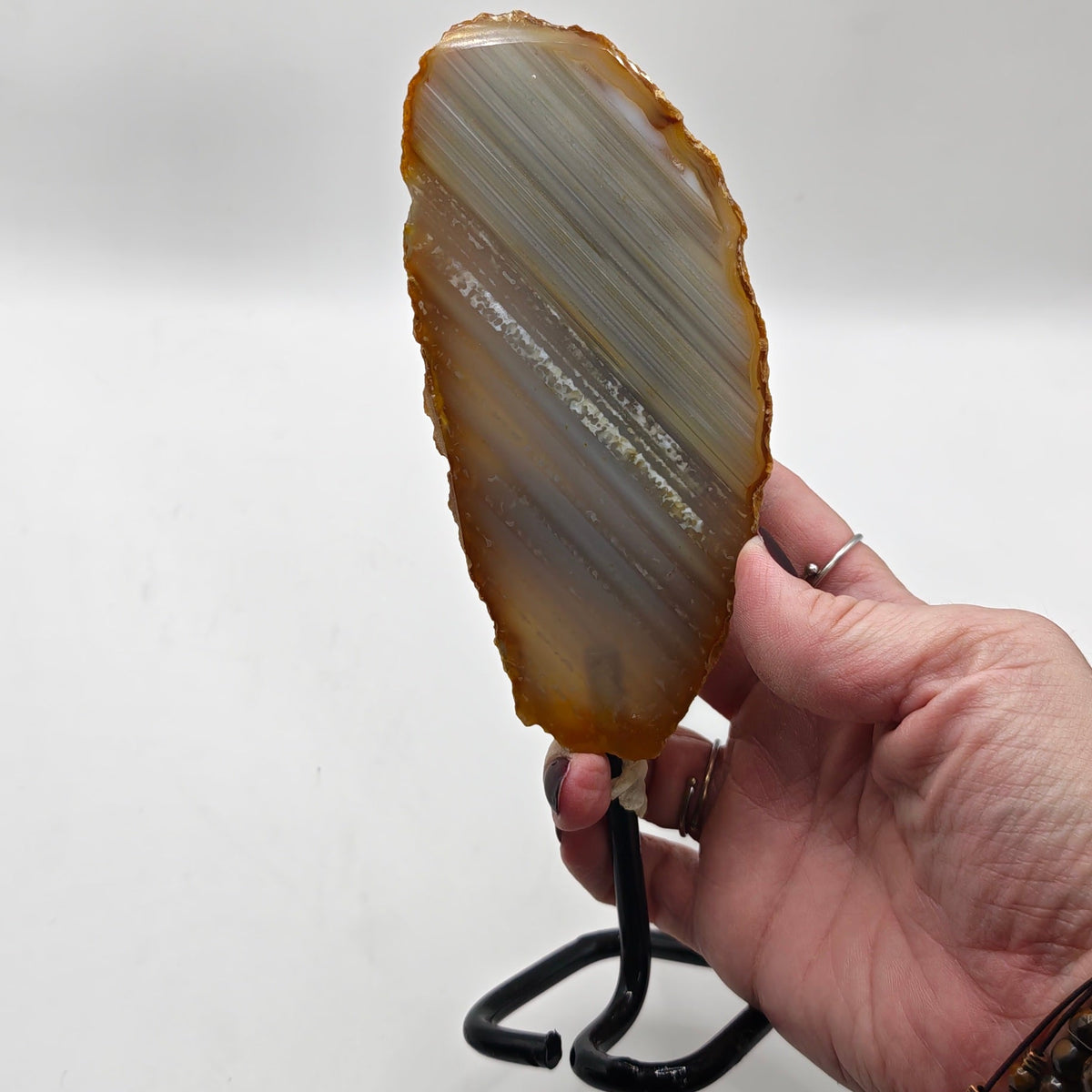 Beige, White & Grey Agate Slice on Stand – 19.5cm