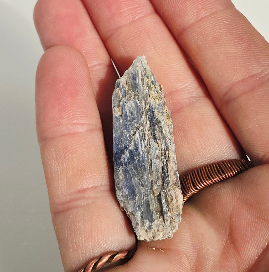 Raw Kyanite Chips – Communication & Psychic Awareness