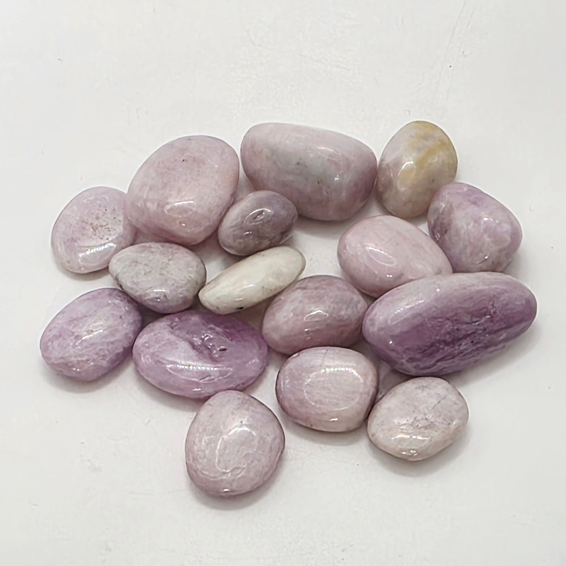 Kunzite Tumblestones – Emotional Healing & Unconditional Love