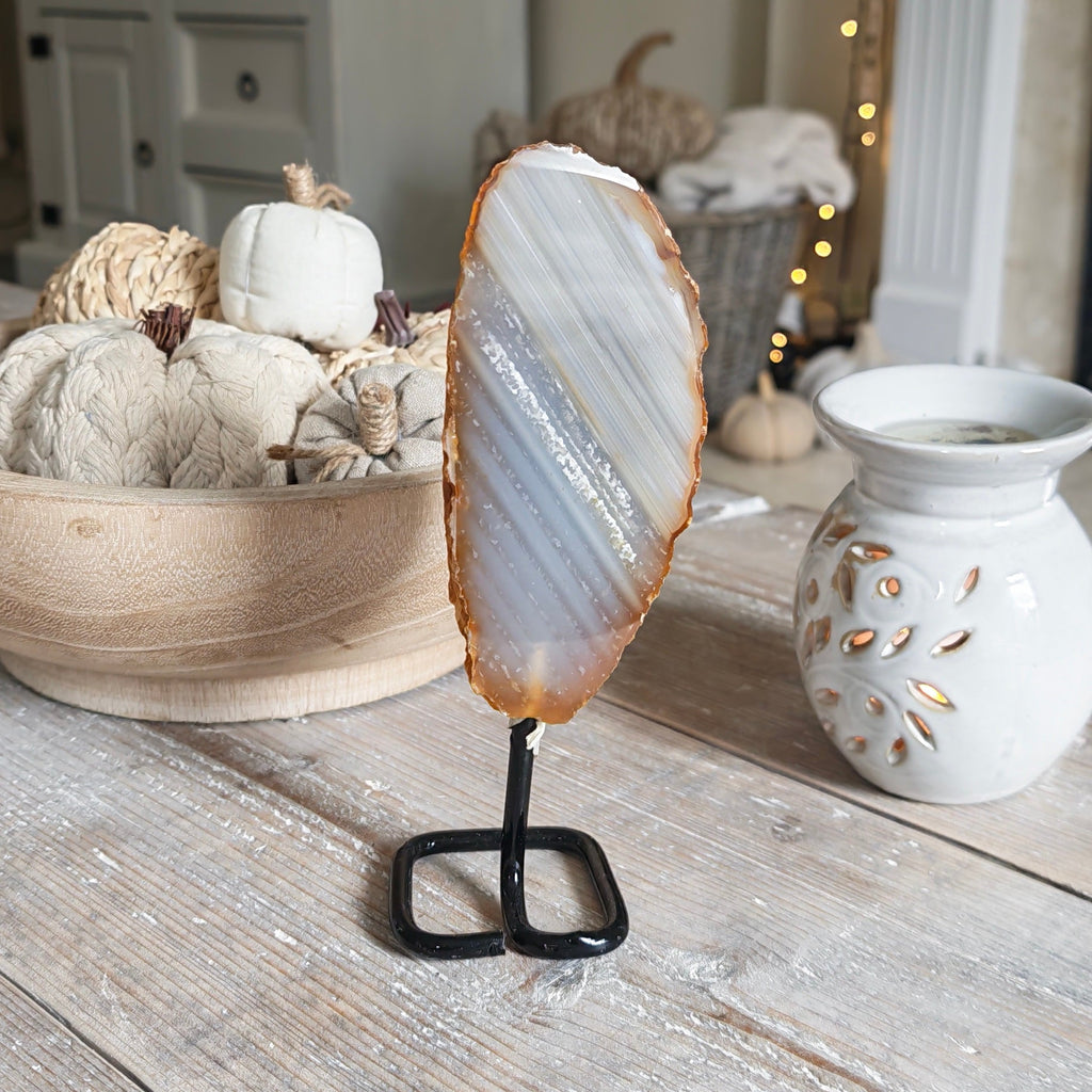 Beige, White & Grey Agate Slice on Stand – 19.5cm