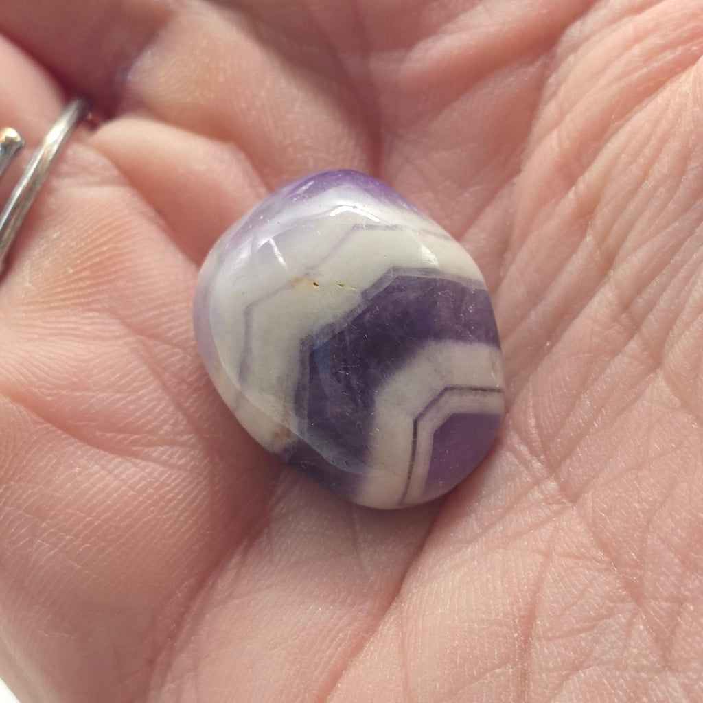 Banded Amethyst Tumbled Stone – 2-3cm – Calm & Clarity