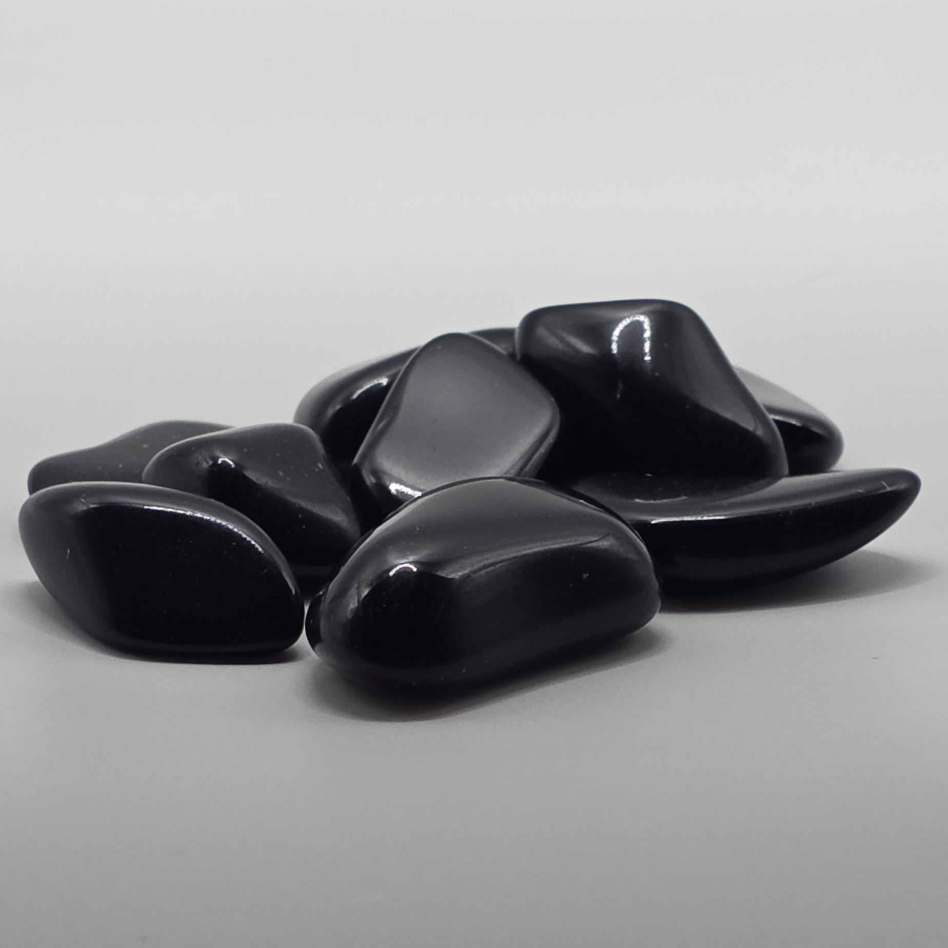 Black Obsidian Tumbled Stone – 2-3cm – Protection & Grounding