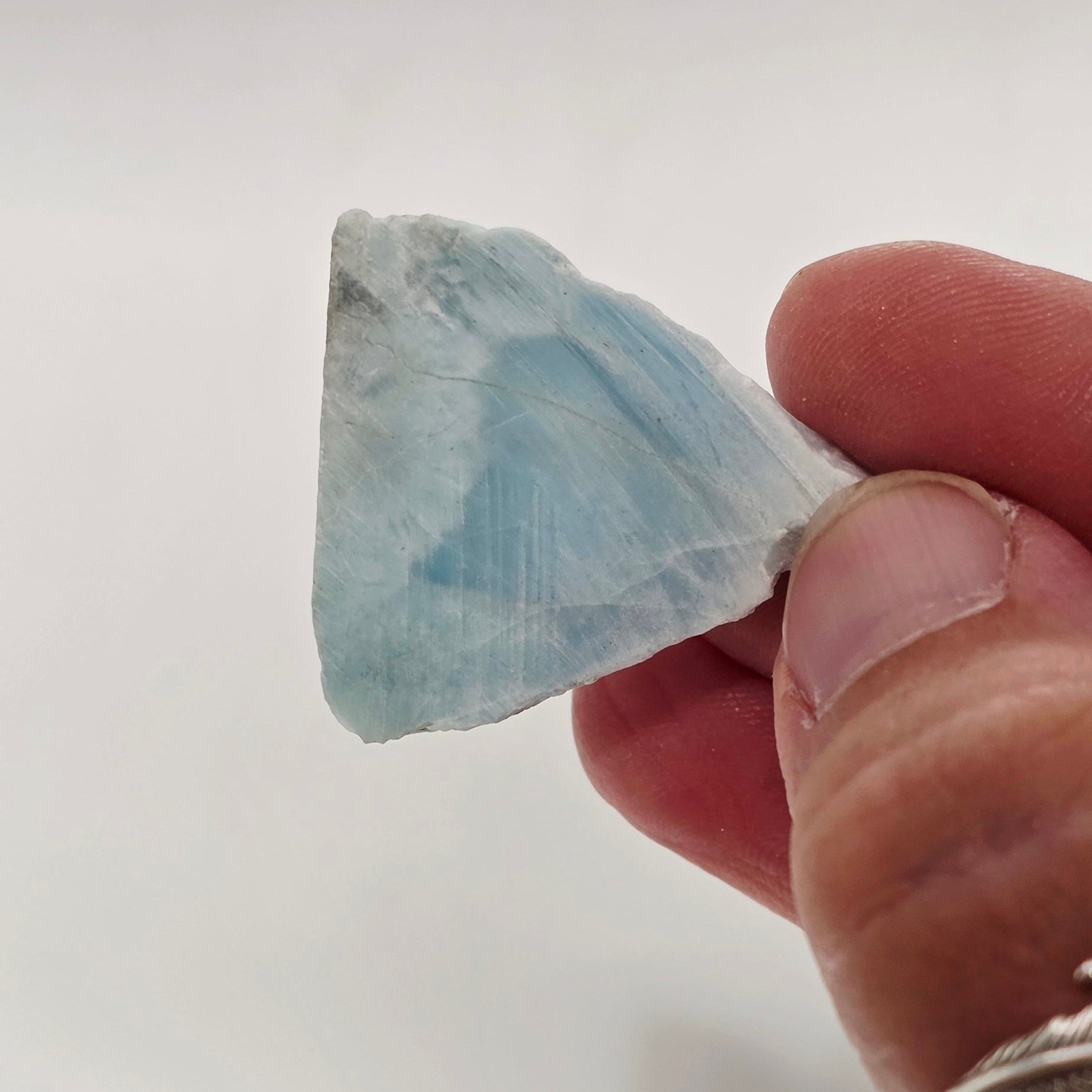 Larimar raw – Peace, Serenity & Divine Feminine