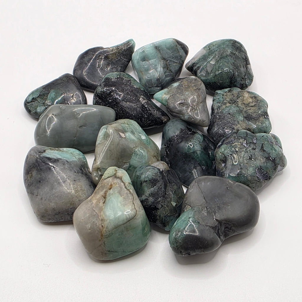 Natural Emerald Tumbled Crystal – Brazilian Emerald – 10g